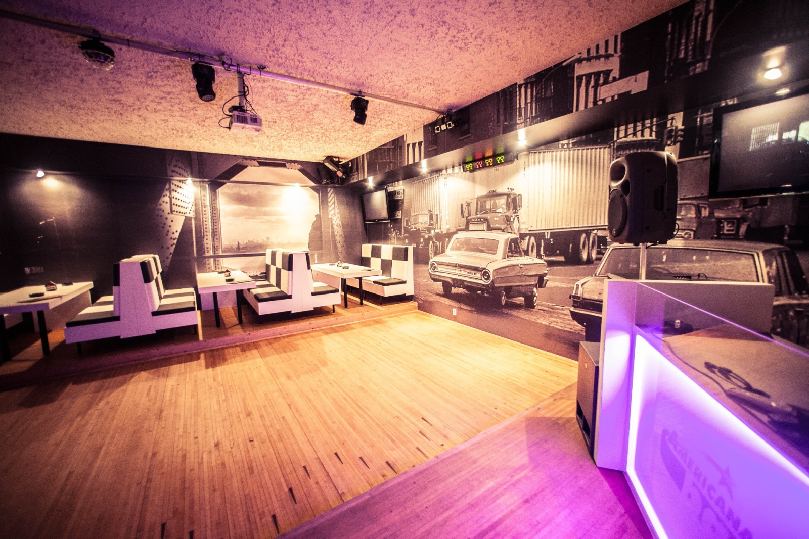 Americana bar - taneční parket