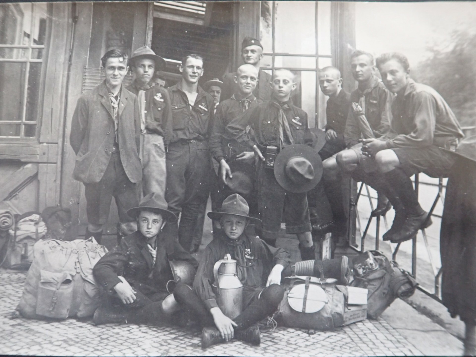 Tábor u Ivanského jezere u Rychnova n.K. - 1924. Zleva: K.Čech, V.Horák, Hladík, J.Mühlstein, J. Hlaváček, J.Šíl, Bartoš, B. Bäumelt, Paťa, Jar. Hlaváček